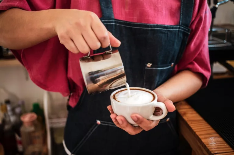 Příprava kávy - cappuccino